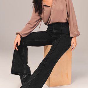A&F Curve Love High Rise Vintage Flare Jean Size 26R with Pintuck Seam